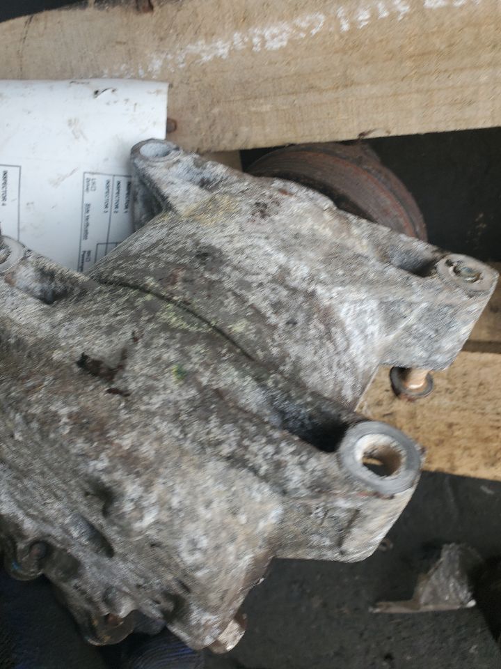 2015 INFINITI QX80 8cyl Gasoline 5.6 AC COMPRESSOR - 356877 — photo 3