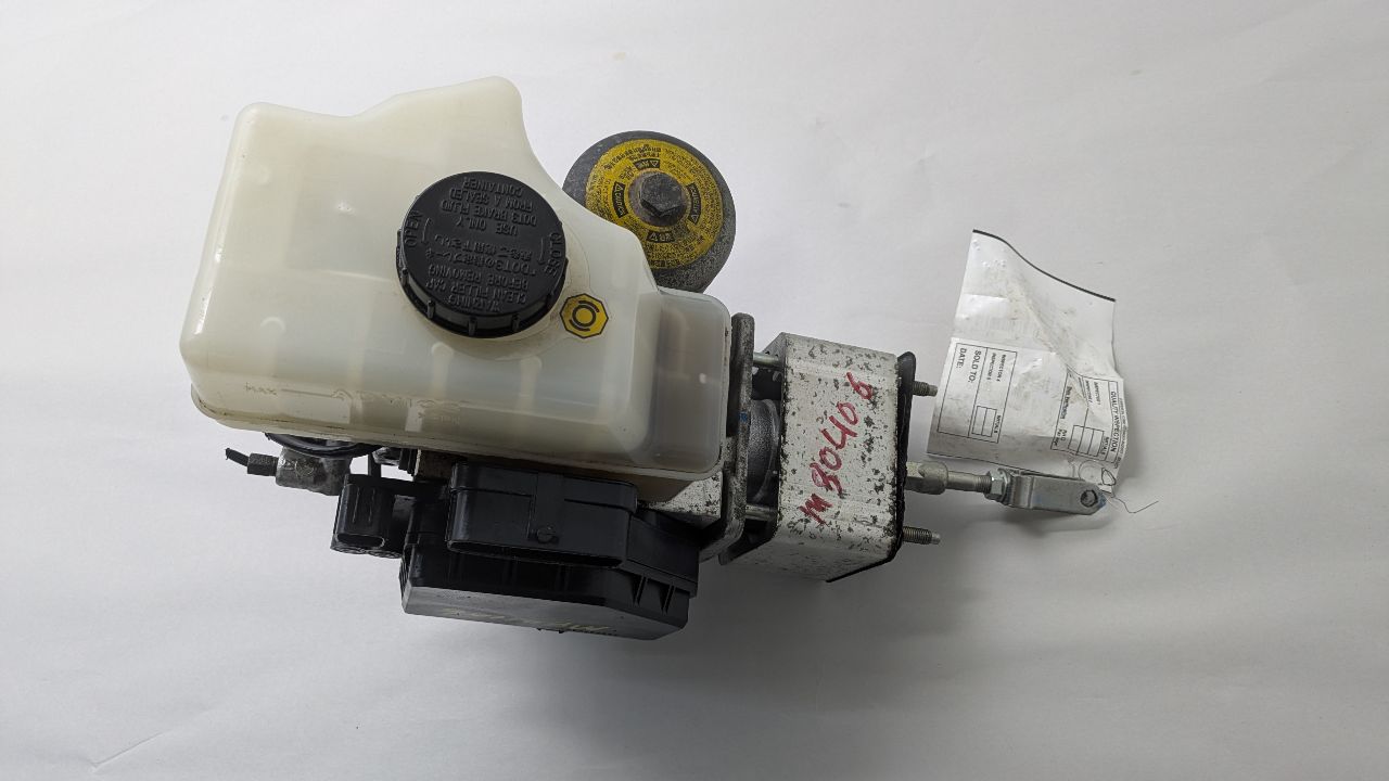 2015 INFINITI QX80 8cyl Gasoline 5.6 BRAKE MASTER CYL - 356878 — photo 1