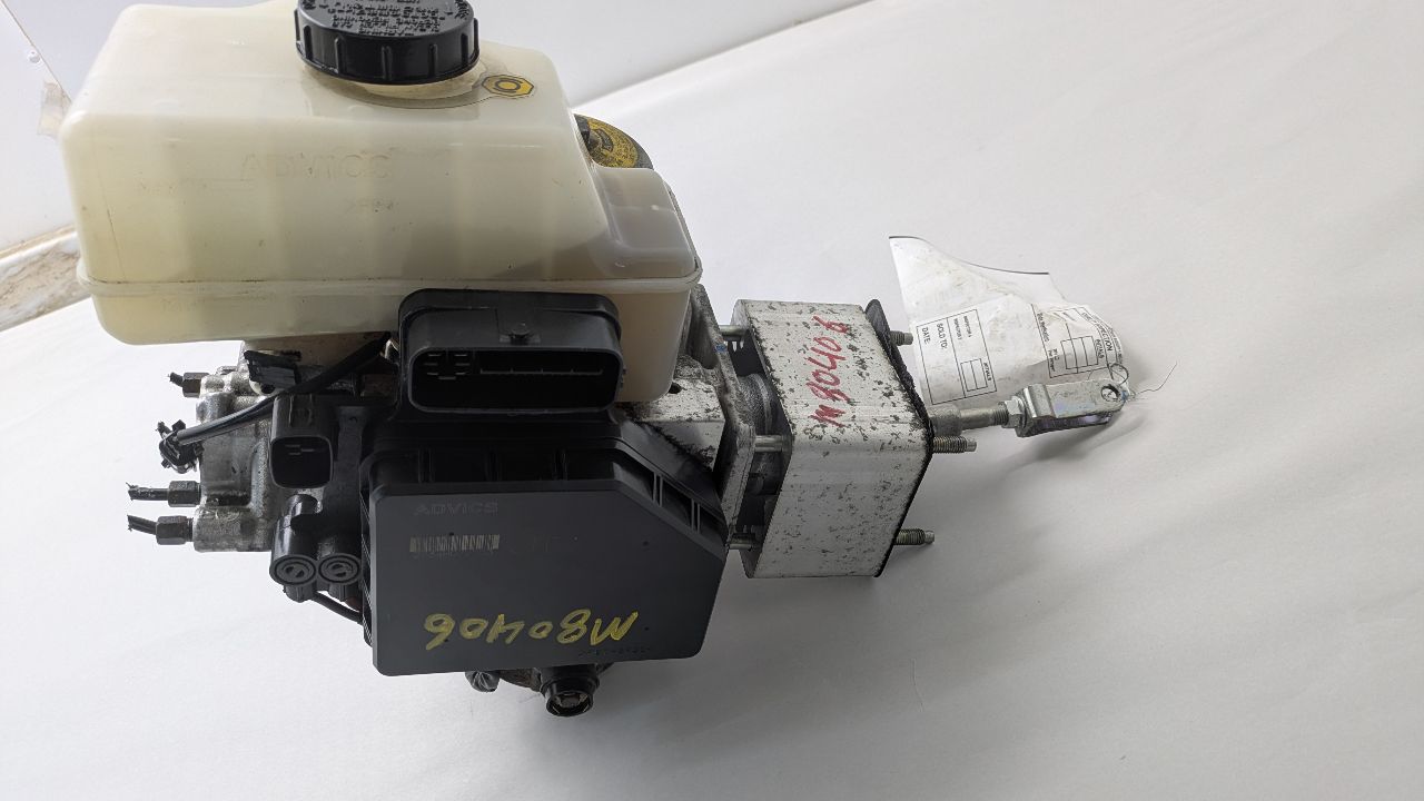 2015 INFINITI QX80 8cyl Gasoline 5.6 BRAKE MASTER CYL - 356878 — photo 2