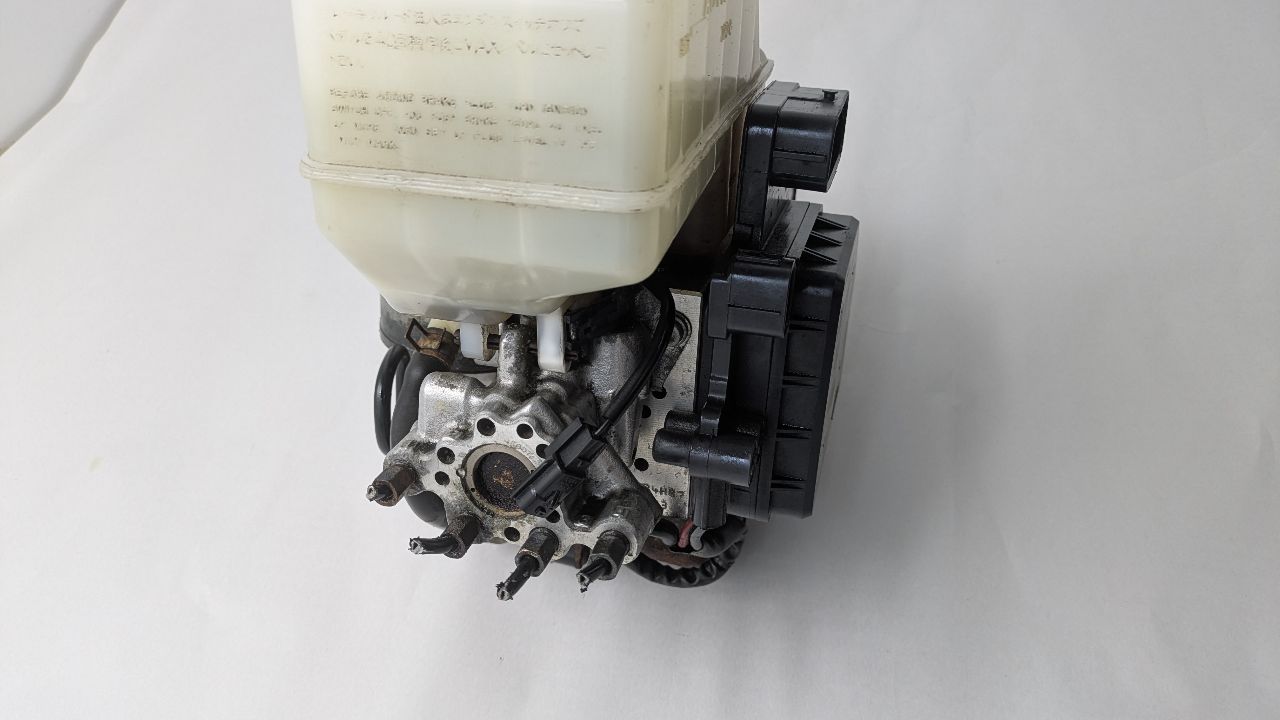 2015 INFINITI QX80 8cyl Gasoline 5.6 BRAKE MASTER CYL - 356878 — photo 3