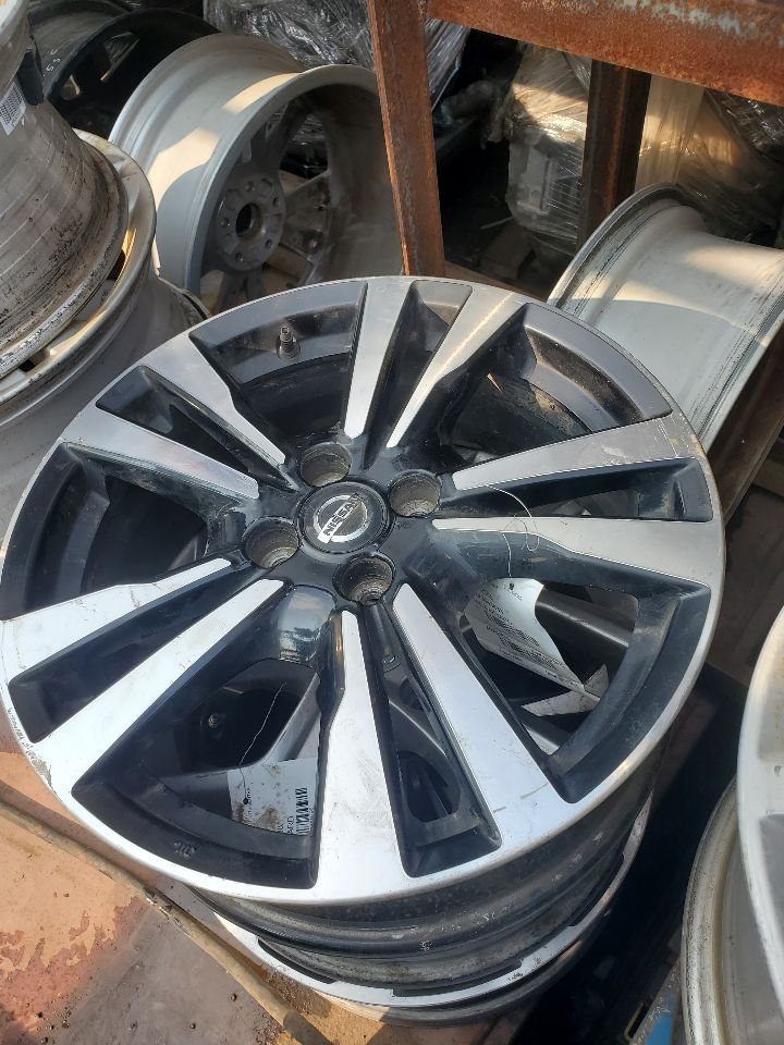 2020 NISSAN KICKS 1.6L 4cyl Gasoline WHEEL - 356890