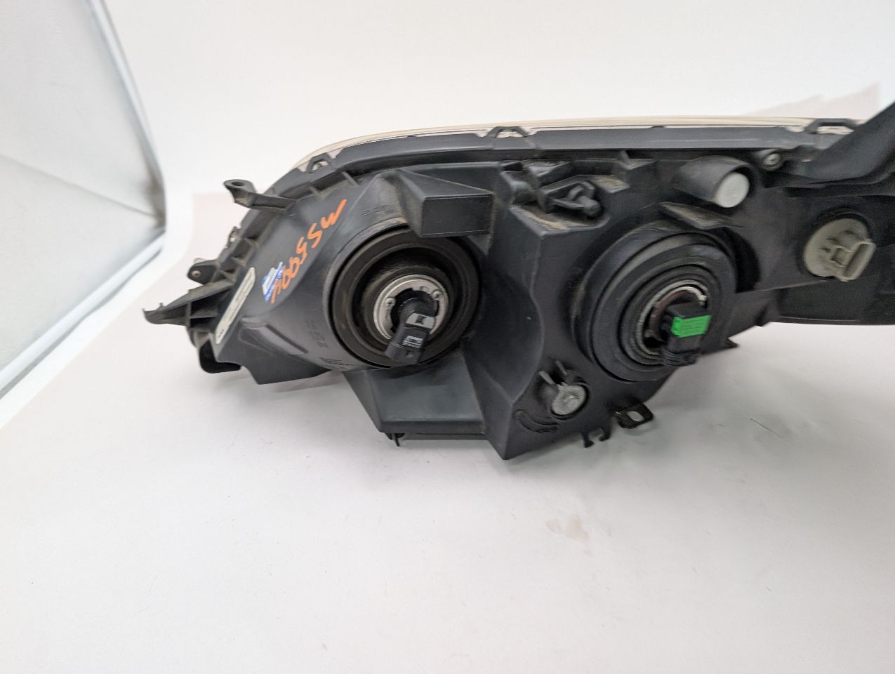2013 TOYOTA SIENNA 6cyl Gasoline 3.5 Right HEADLAMP ASSEMBLY - 357055 — photo 3