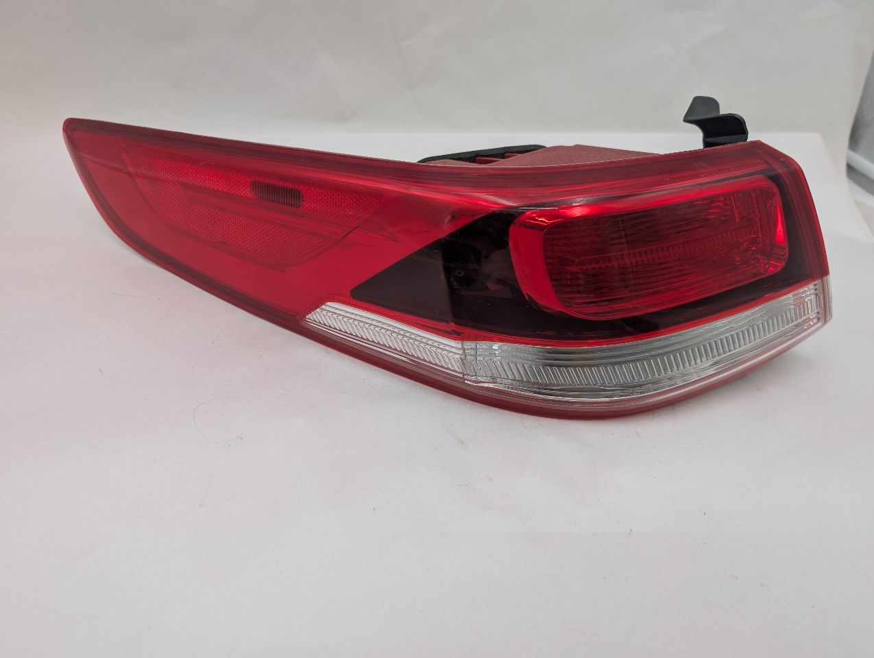 2016 KIA OPTIMA 4cyl Gasoline 2.4 Left TAIL LAMP - 357080 — photo 1