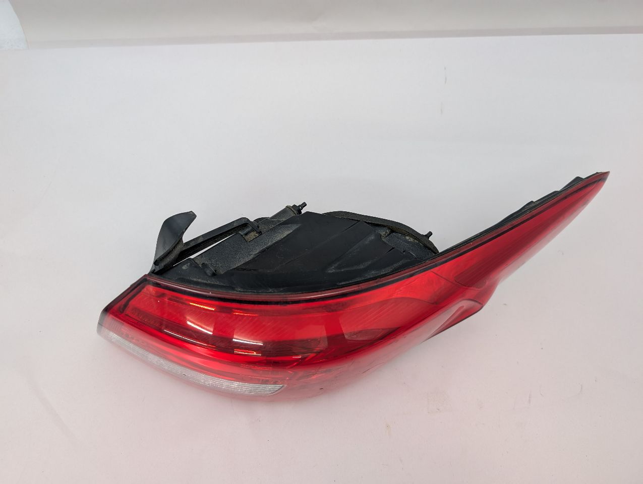 2016 HYUNDAI SONATA 4cyl Gasoline 2.4 PZEV Right TAIL LAMP - 357084 — photo 2