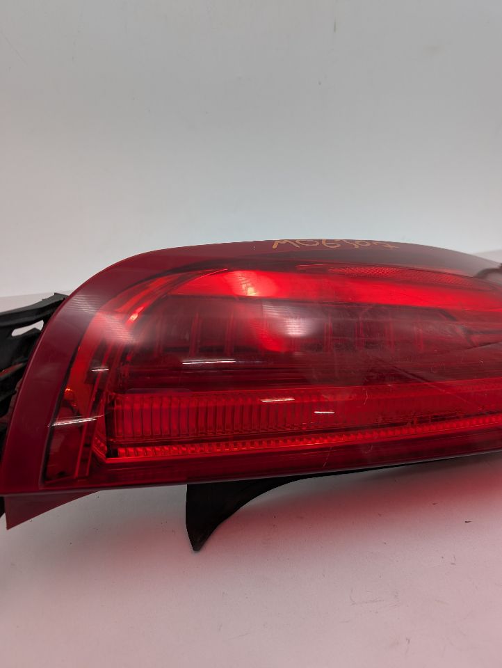 2013 CADILLAC XTS 6cyl Gasoline 3.6 Left TAIL LAMP - 357086 — photo 2