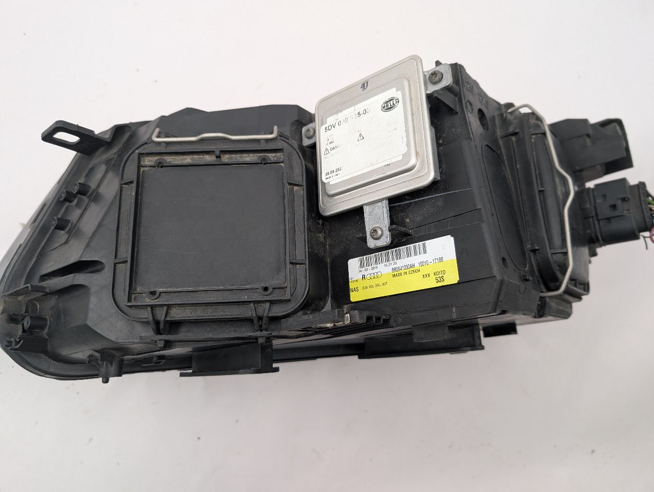 2012 AUDI Q5 4cyl Gasoline Turbo 2.0 Right HEADLAMP ASSEMBLY - 357088 — photo 4