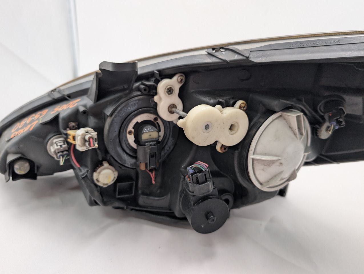 2005 LEXUS ES330 Right HEADLAMP ASSEMBLY - 357129 — photo 4