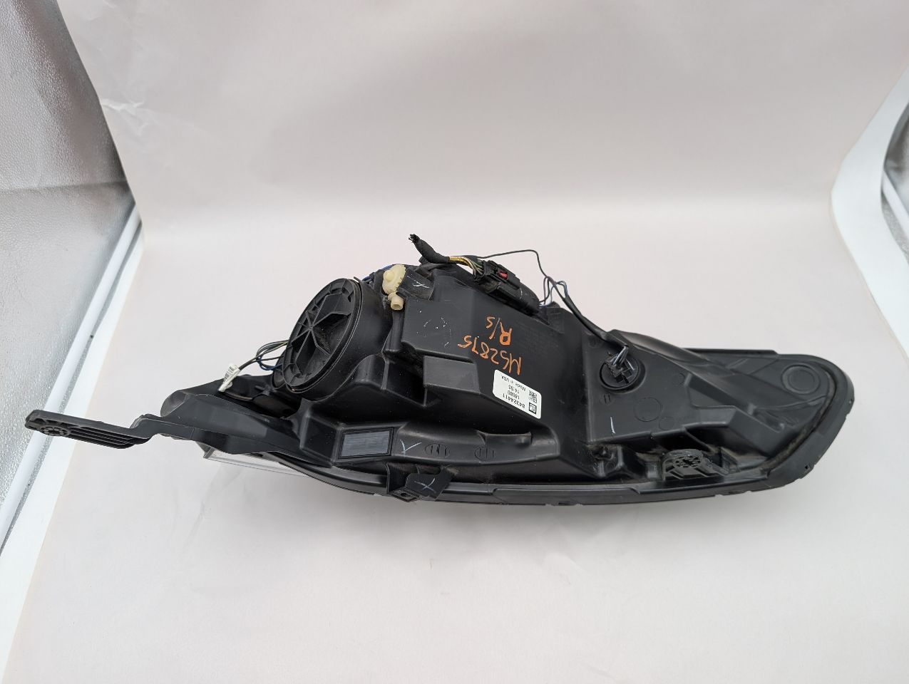 2018 CHEVROLET MALIBU 1.5L 4cyl Turbo Gasoline Right HEADLAMP ASSEMBLY - 357158 — photo 4