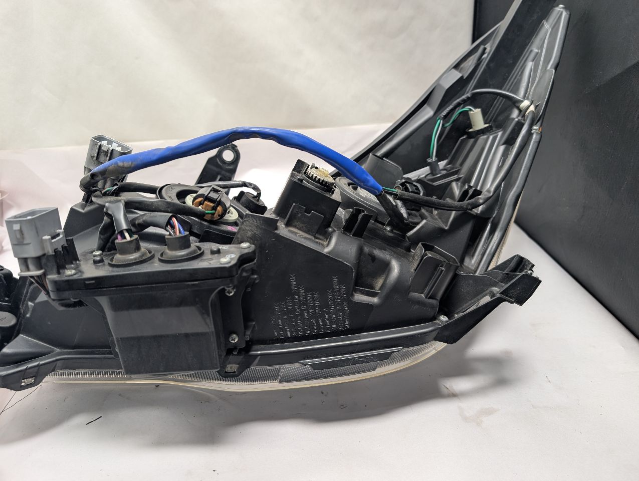 2017 SUBARU FORESTER 4cyl Gasoline 2.5 DOHC Right HEADLAMP ASSEMBLY - 357209 — photo 4
