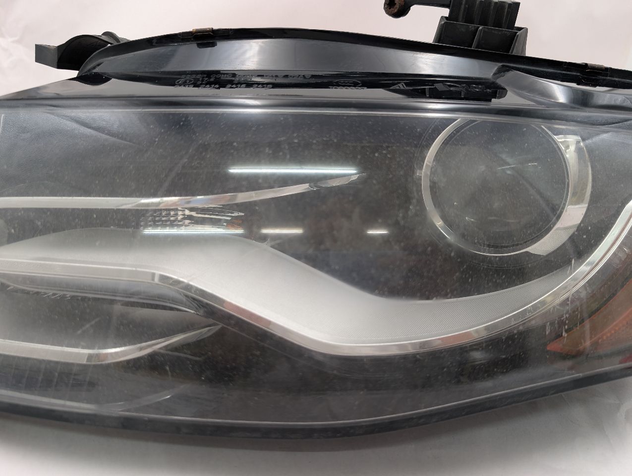 2009 AUDI A4 4cyl Gasoline Turbo 2.0 Left HEADLAMP ASSEMBLY - 357296 — photo 2