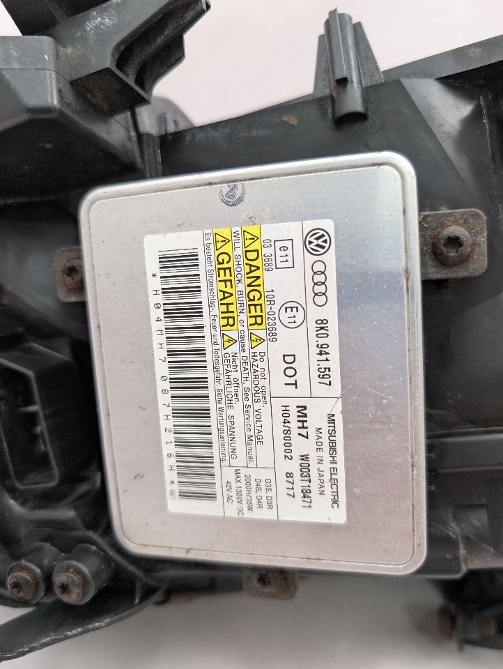 2009 AUDI A4 4cyl Gasoline Turbo 2.0 Left HEADLAMP ASSEMBLY - 357296 — photo 8