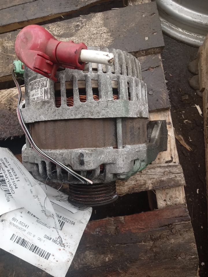 2011 SUBARU FORESTER 4cyl Gasoline 2.5 DOHC ALTERNATOR - 358025 — photo 1