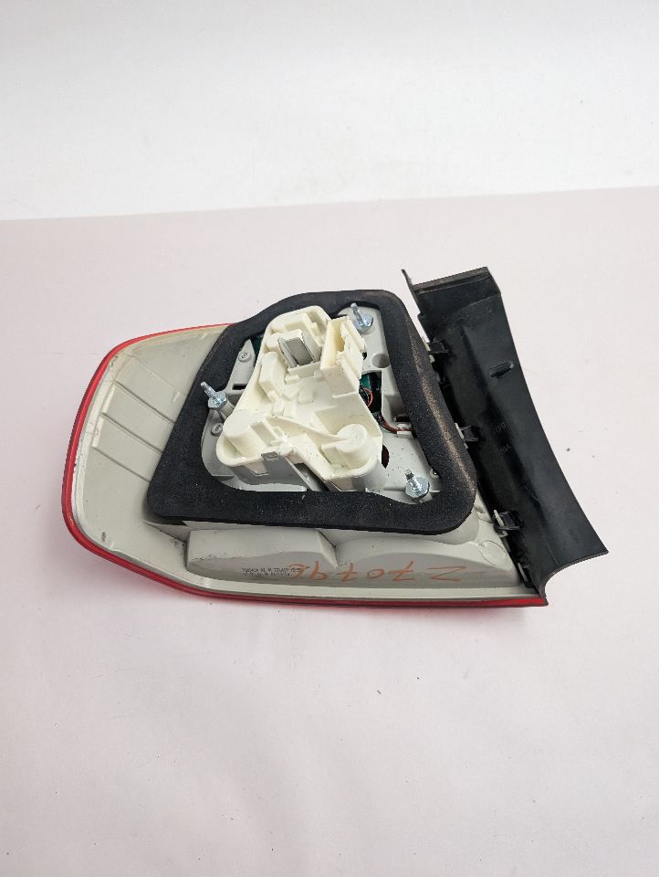 2011 BMW 328i Right TAIL LAMP - 358132 — photo 3