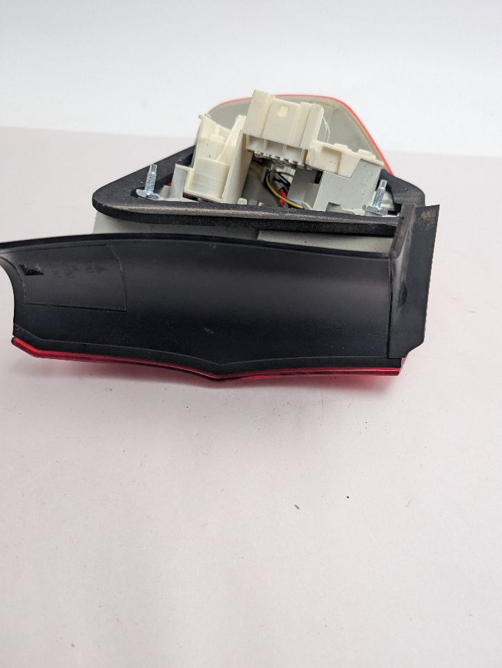 2011 BMW 328i Right TAIL LAMP - 358132 — photo 5