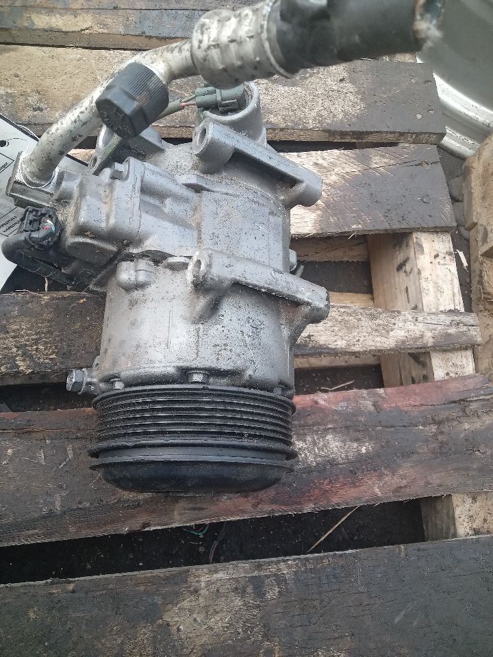 2014 SUBARU LEGACY 4cyl Gasoline 2.5 AC COMPRESSOR - 358288 — photo 1