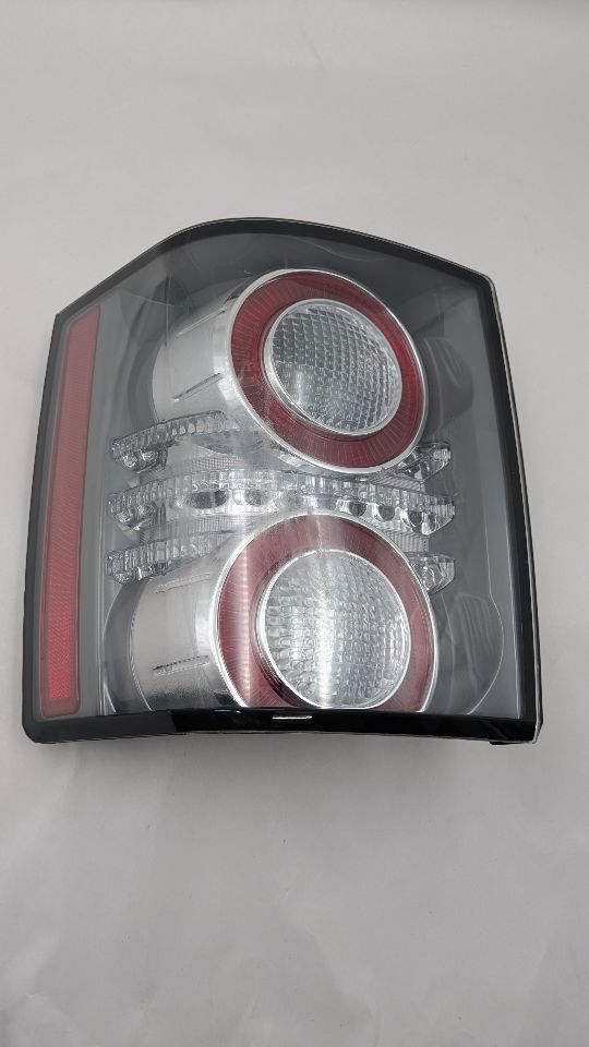 2010 LAND ROVER RANGE ROVER 8cyl Gasoline 5.0 Right TAIL LAMP - 358328 — photo 1