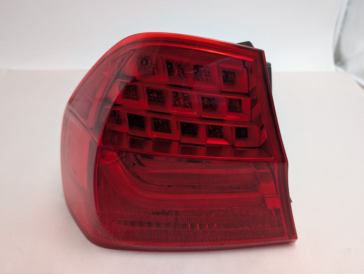 2011 BMW 328i Left TAIL LAMP - 358330 — photo 6