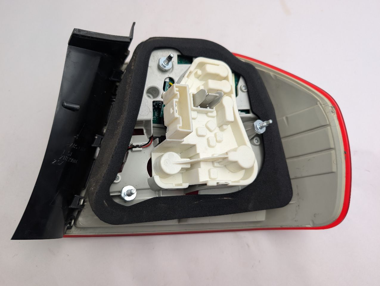 2011 BMW 328i Left TAIL LAMP - 358330 — photo 8