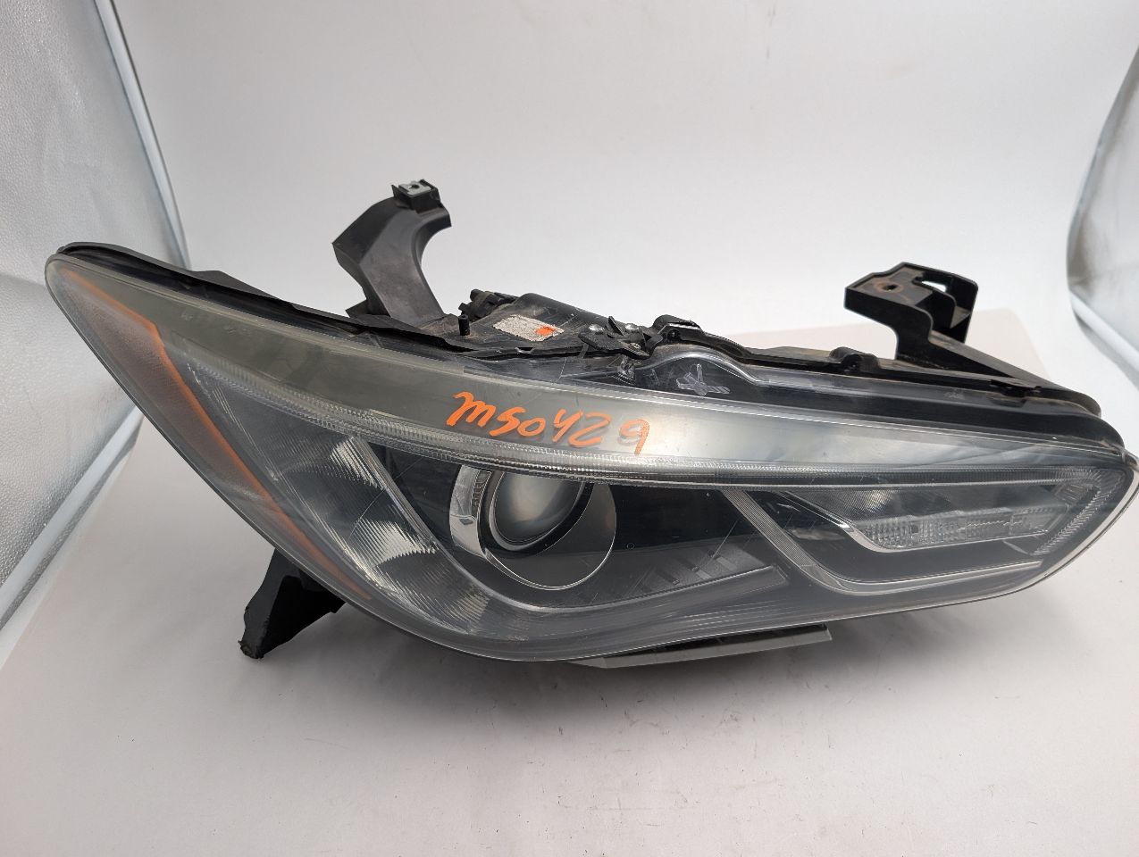 2016 INFINITI QX60 6cyl Gasoline 3.5 Right HEADLAMP ASSEMBLY - 358332 — photo 1