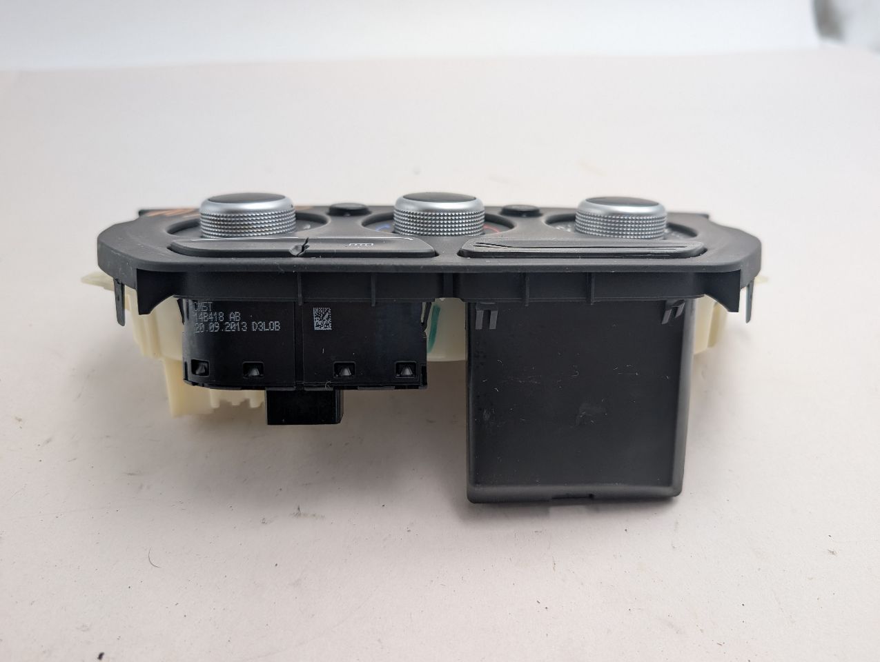 2014 FORD ESCAPE 4cyl Gasoline 2.5 TEMP CONTROL - 358351 — photo 2