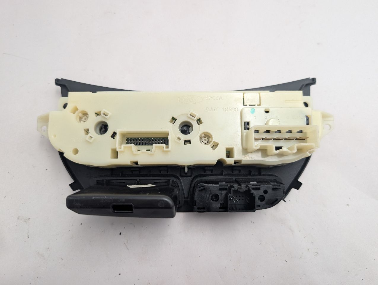 2014 FORD ESCAPE 4cyl Gasoline 2.5 TEMP CONTROL - 358351 — photo 3