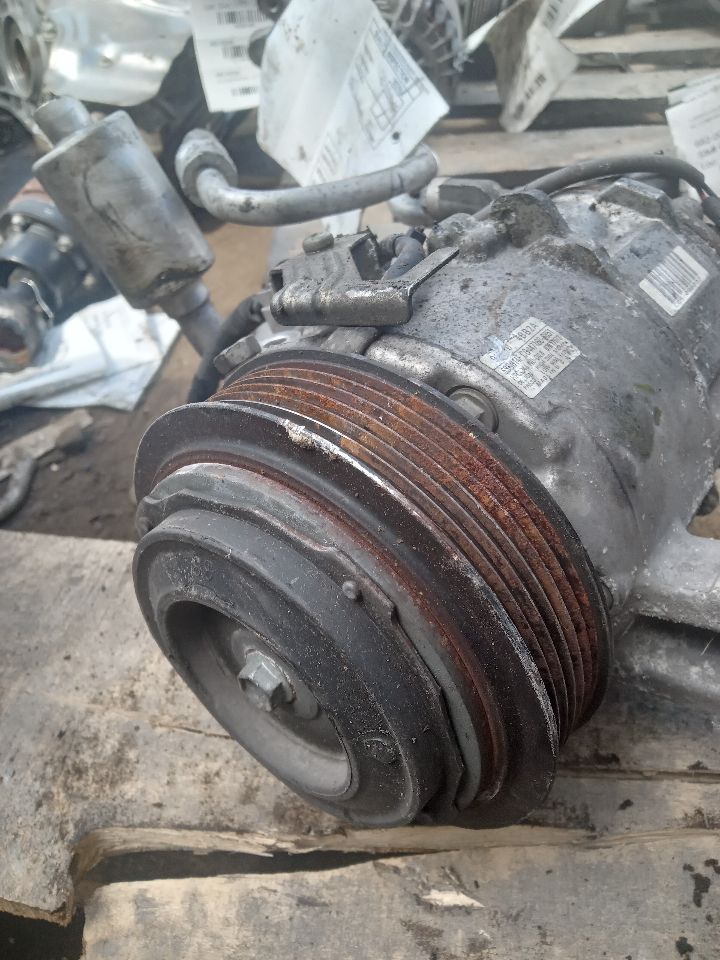 2015 NISSAN ROGUE 4cyl Gasoline 2.5 DOHC AC COMPRESSOR - 358384 — photo 2