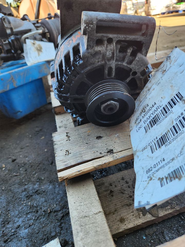 2017 CHEVROLET EQUINOX 4cyl Gasoline 2.4 AC COMPRESSOR - 358550 — photo 2