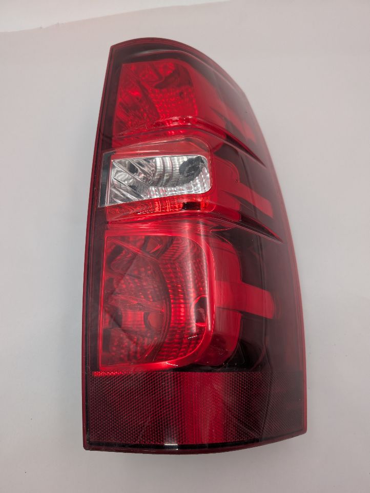 2009 CHEVROLET TAHOE 8cyl Gasoline 5.3 FLEX Right TAIL LAMP - 359553