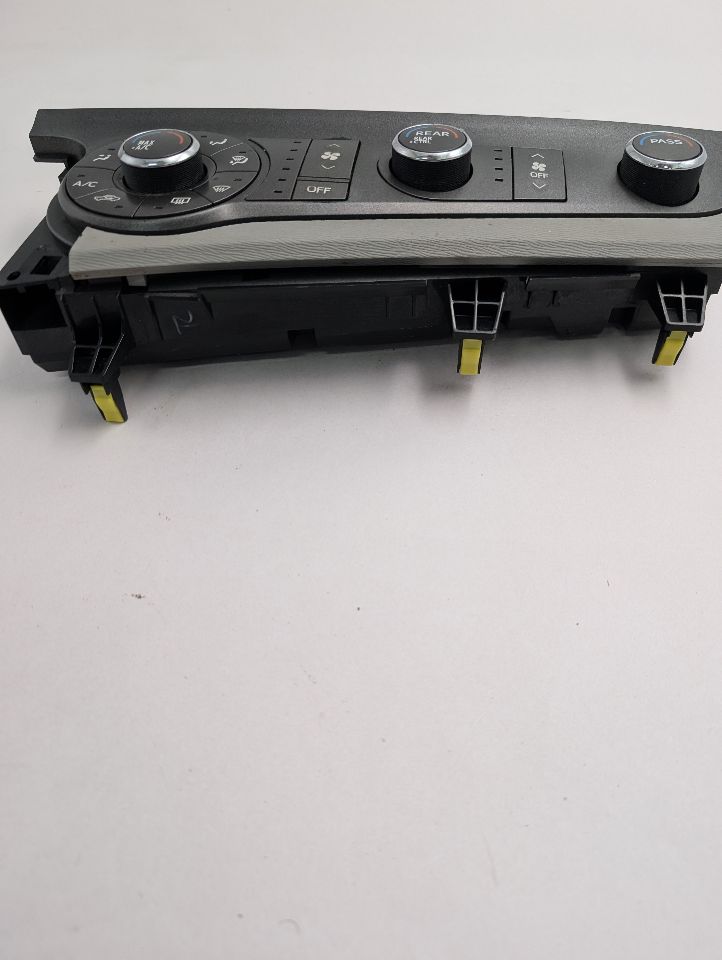 2012 TOYOTA SIENNA 6cyl Gasoline 3.5 TEMP CONTROL - 359705 — photo 3