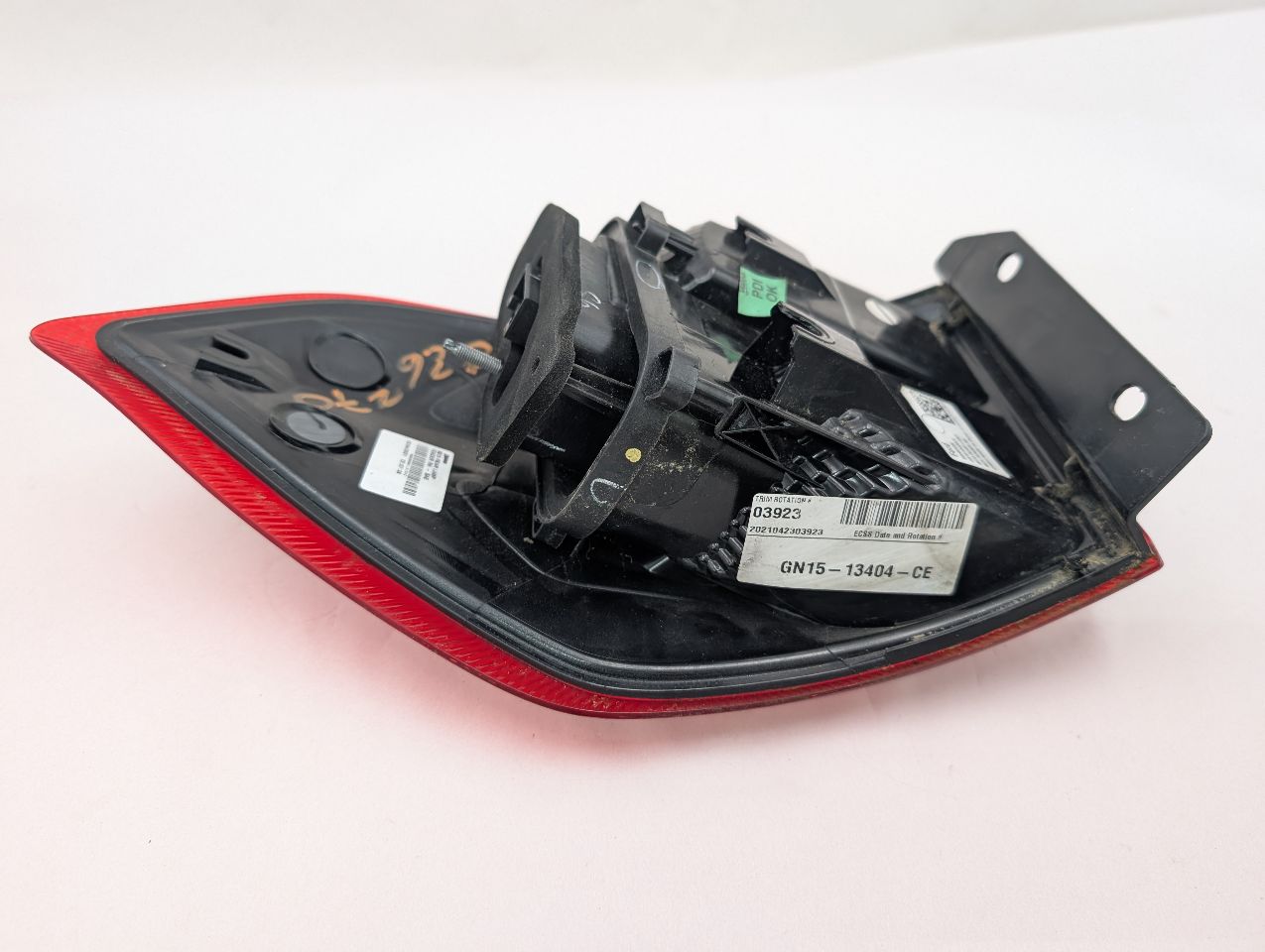 2021 FORD ECOSPORT 2.0L 4cyl Gasoline VVT Right TAIL LAMP - 359721 — photo 6