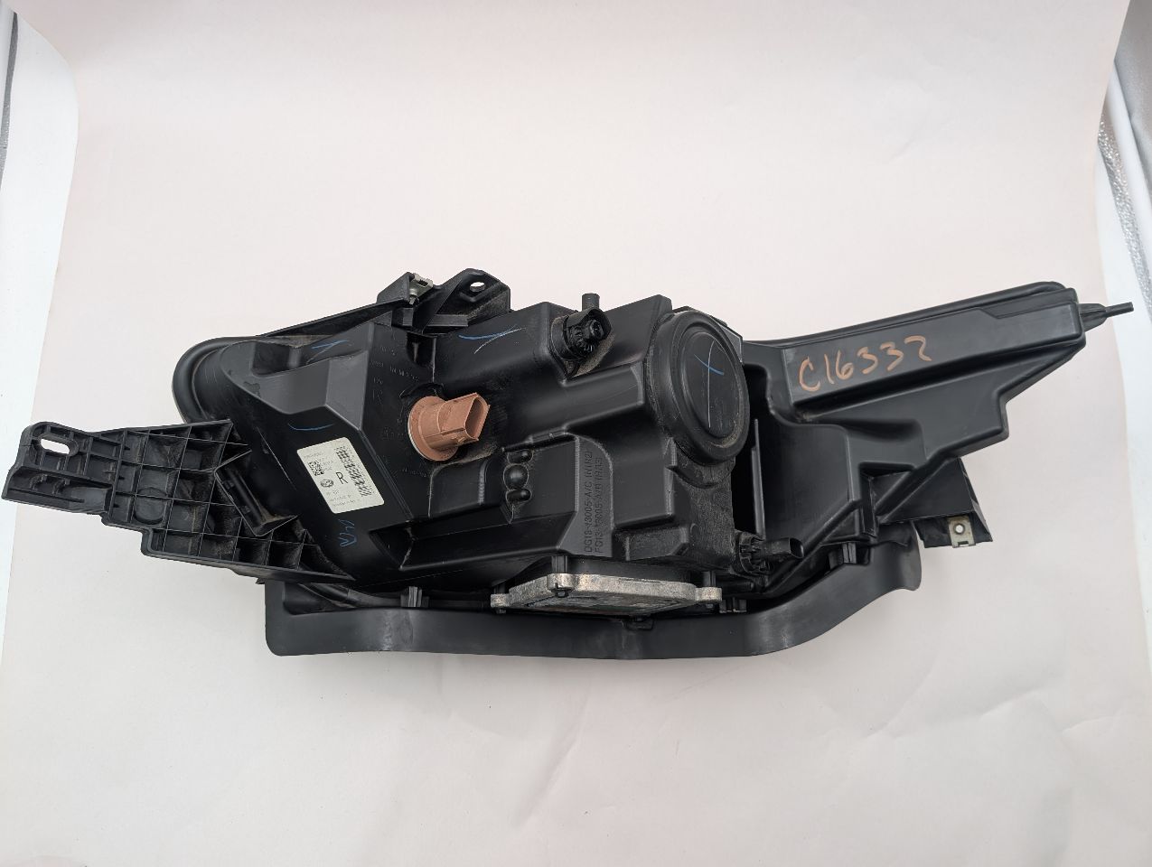 2017 FORD TAURUS 3.5L 6cyl Turbo Gasoline Right HEADLAMP ASSEMBLY - 359725 — photo 3