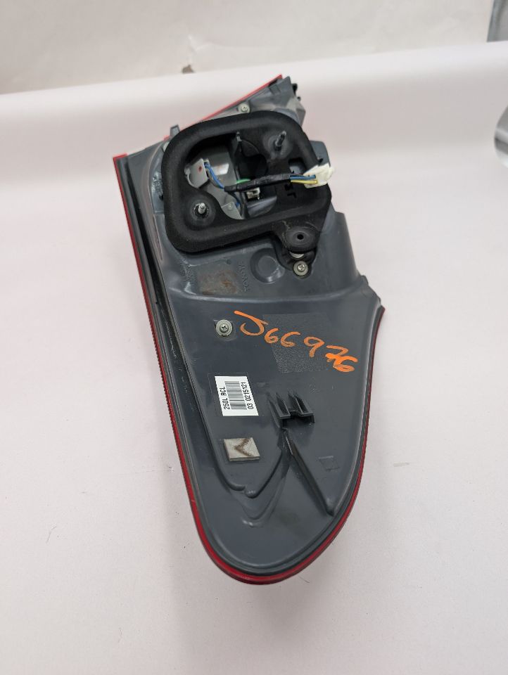 2008 LEXUS LS460 8cyl Gasoline 4.6 Right TAIL LAMP - 359729 — photo 7