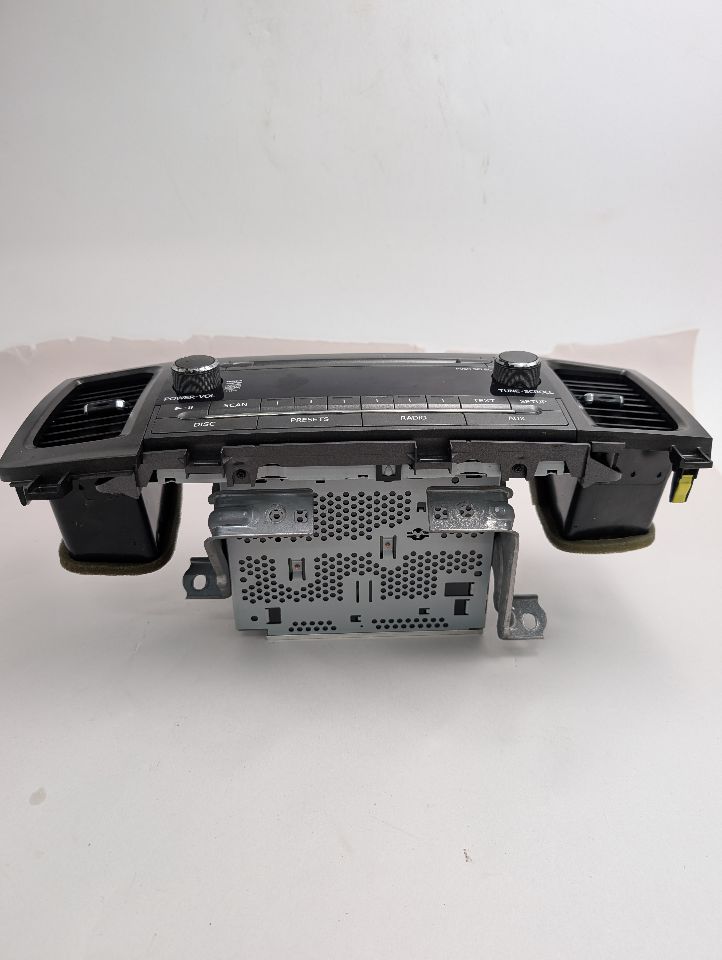 2012 TOYOTA SIENNA 6cyl Gasoline 3.5 Radio Audio - 359735