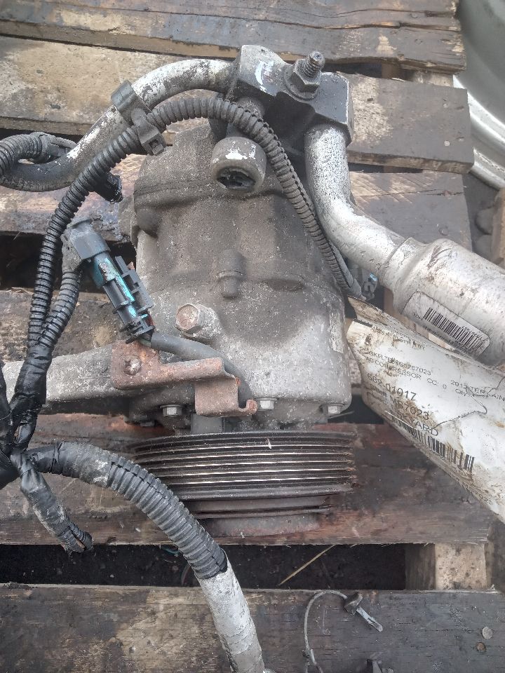 2012 GMC TERRAIN 6cyl Gasoline 3.0 AC COMPRESSOR - 359952 — photo 1
