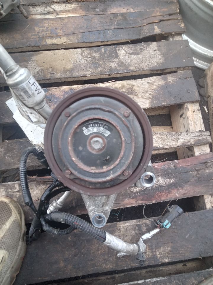 2012 GMC TERRAIN 6cyl Gasoline 3.0 AC COMPRESSOR - 359952 — photo 2