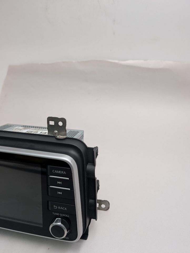 2020 NISSAN KICKS 1.6L 4cyl Gasoline Radio Audio - 360094 — photo 2