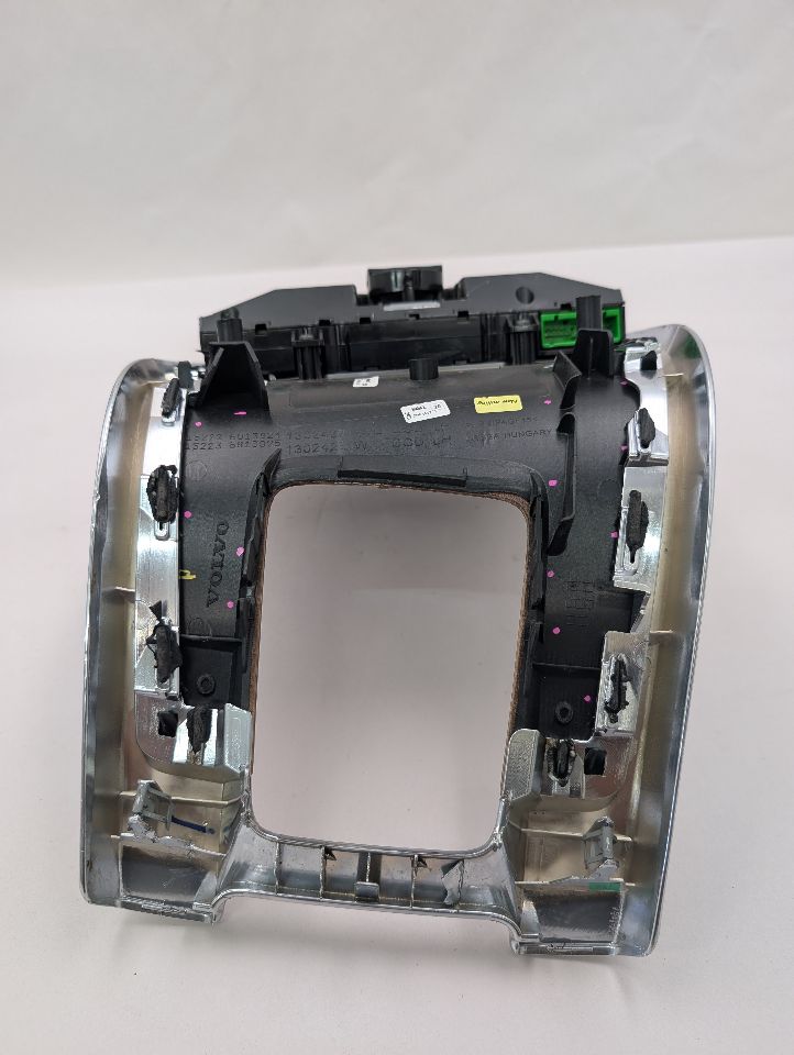 2017 VOLVO XC60 4cyl Gasoline Turbo 2.0 TEMP CONTROL - 361422 — photo 5