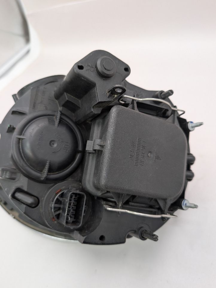 2005 MINI COOPER COOPER 4cyl Gasoline 1.6 Left HEADLAMP ASSEMBLY - 361502 — photo 5
