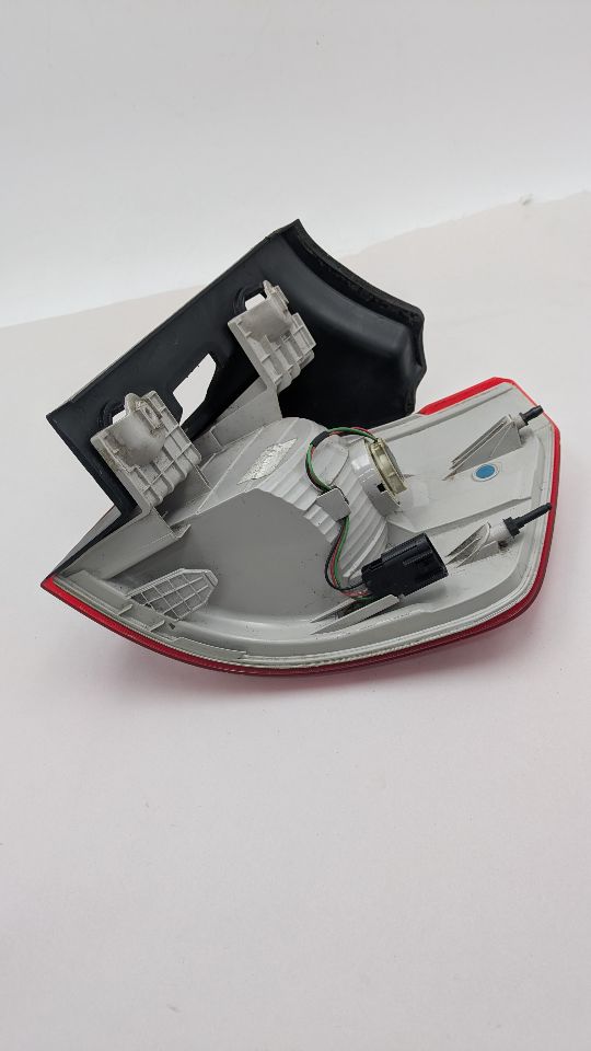 2010 GMC TERRAIN 4cyl Gasoline 2.4 Left TAIL LAMP - 361597 — photo 5