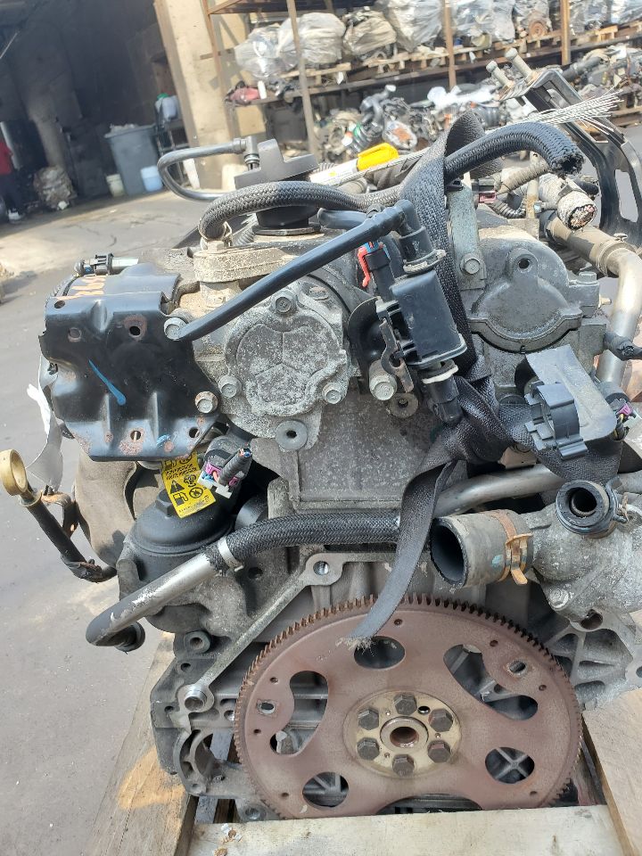 2012 CHEVROLET EQUINOX 4cyl Gasoline 2.4 ENGINE ASSEMBLY - 361731 — photo 3