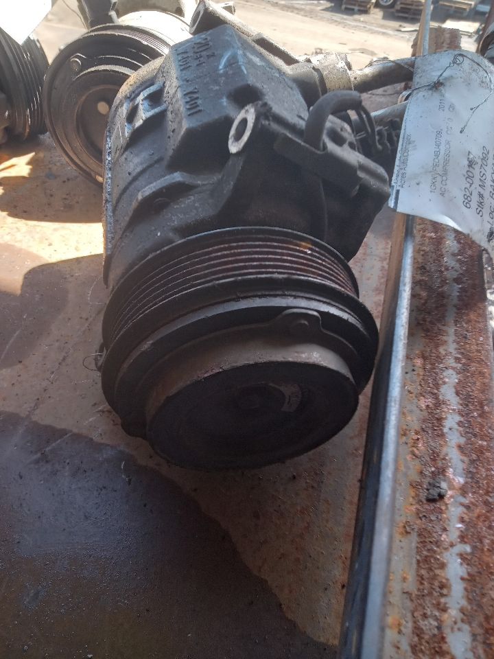 2011 GMC ACADIA 6cyl Gasoline 3.6 AC COMPRESSOR - 362281 — photo 2