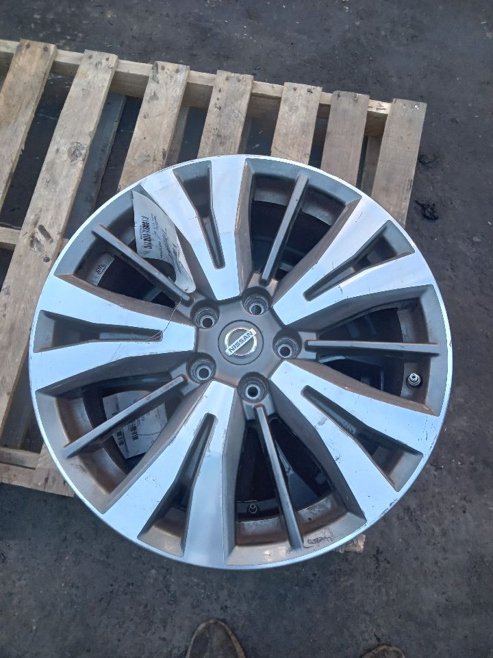 2017 NISSAN PATHFINDER 3.5L 6cyl Gasoline VVT WHEEL - 362889 — photo 1