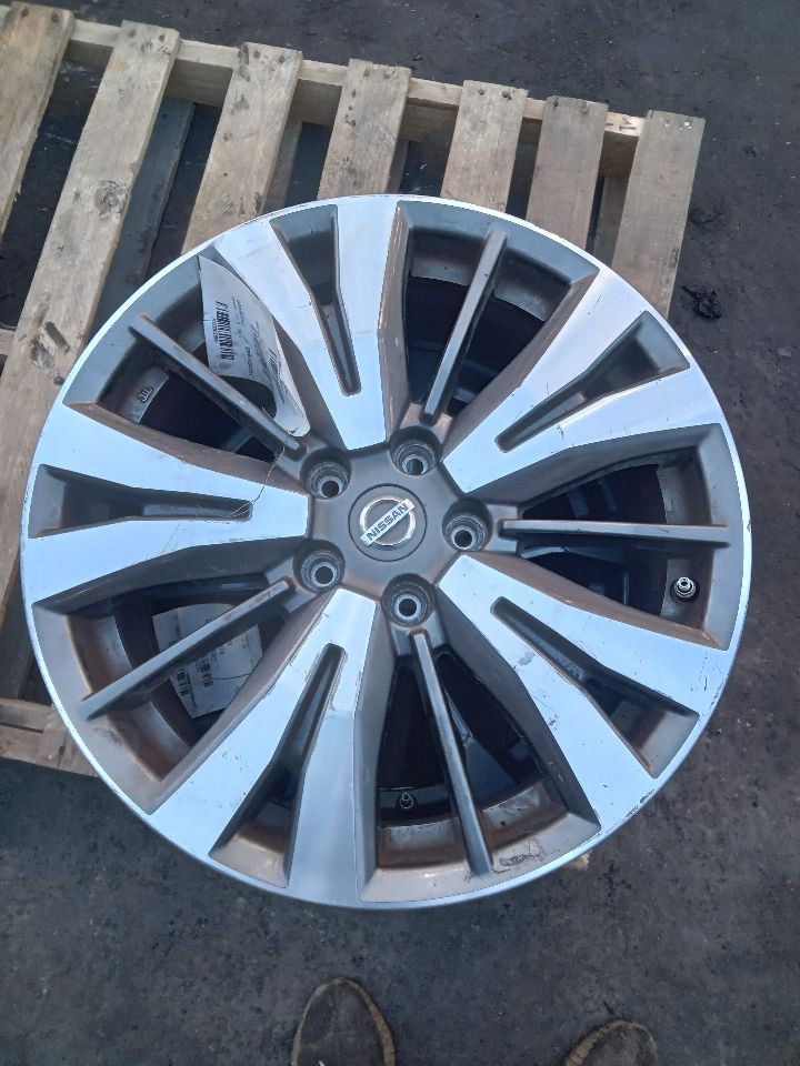 2017 NISSAN PATHFINDER 3.5L 6cyl Gasoline VVT WHEEL - 362889 — photo 2