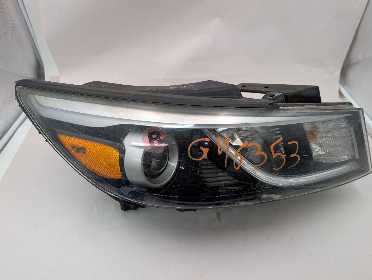 2015 KIA SEDONA 6cyl Gasoline 3.3 Right HEADLAMP ASSEMBLY - 362953