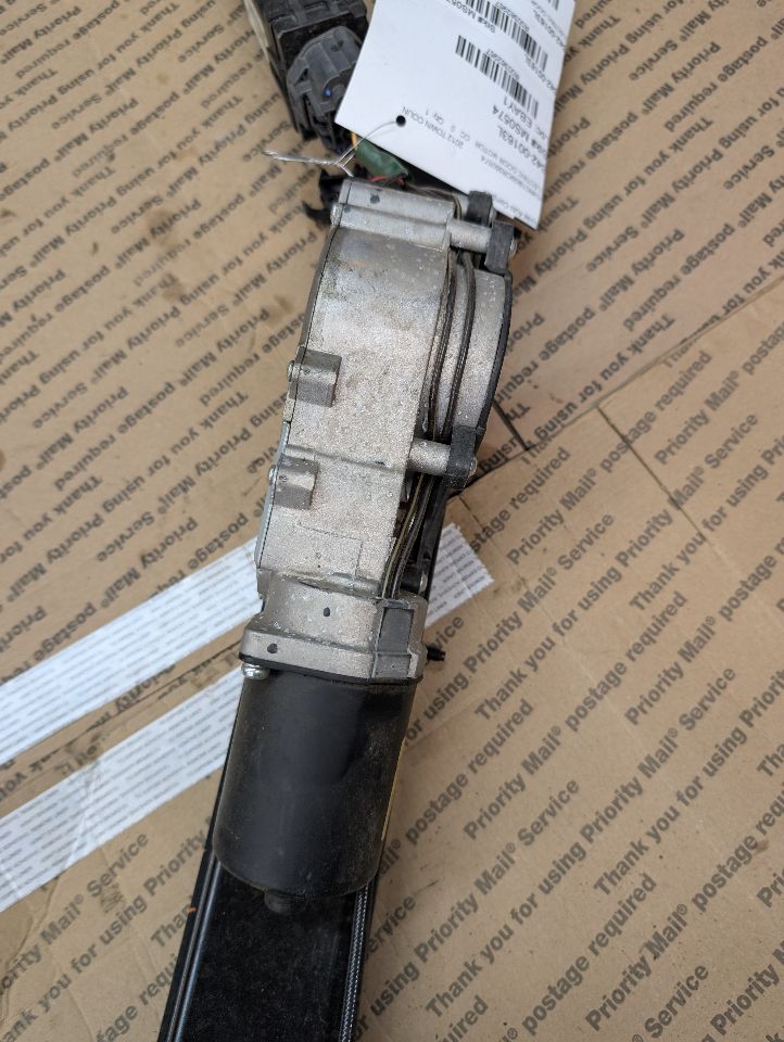 2012 CHRYSLER TOWN & COUNTRY 6 cyl Gas Flex Fuel 3.6 Left ELECTRIC DOOR MOTOR - 362957 — photo 3