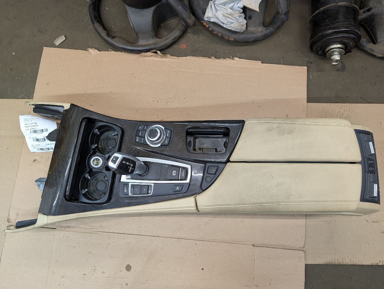 2013 BMW 528i 4cyl Gasoline Turbo 2.0 Console, Front - 362960