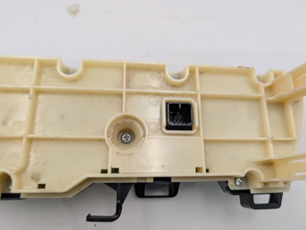 2013 TOYOTA PRIUS 4cyl Hybrid 1.8 TEMP CONTROL - 363447 — photo 3