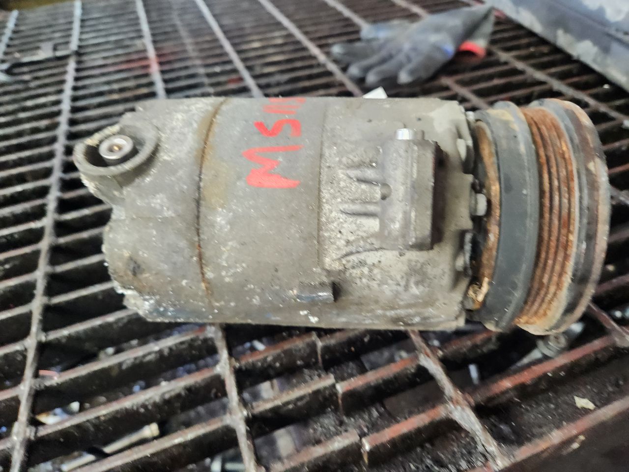 2017 FORD TRANSIT CONNECT 2.5L 4cyl Gasoline AC COMPRESSOR - 363751 — photo 4