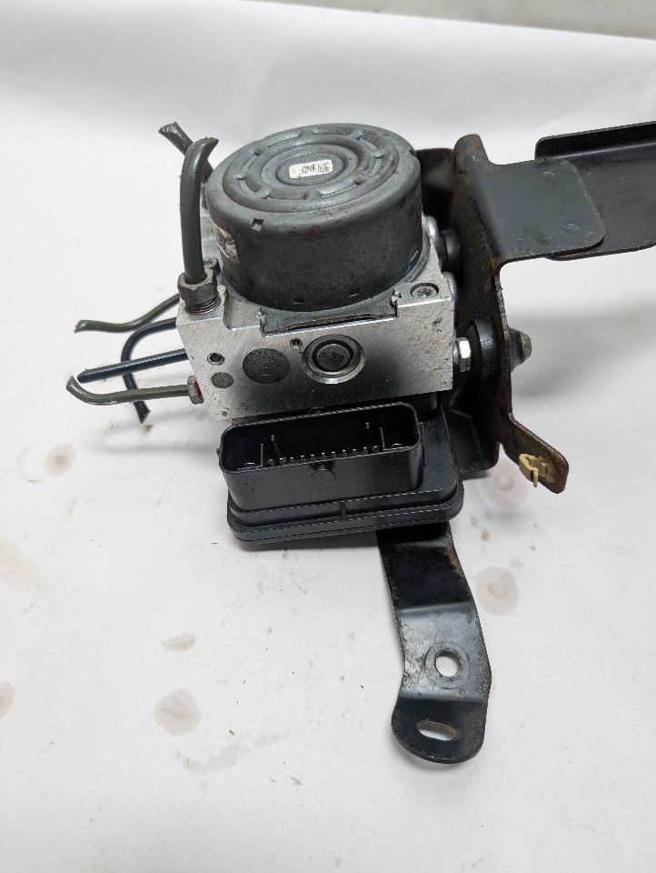 2015 MITSUBISHI OUTLANDER 6cyl Gasoline 3.0 SULEV Anti-lock Brake Pts - 363890