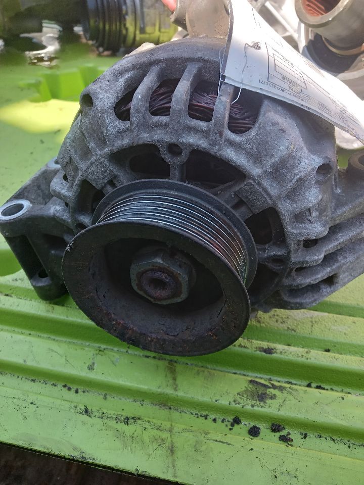 2005 CHEVROLET COLORADO 5cyl Gasoline 3.5 ALTERNATOR - 364074 — photo 1